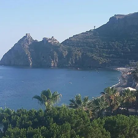 La Grotta * SantʼAlessio Siculo